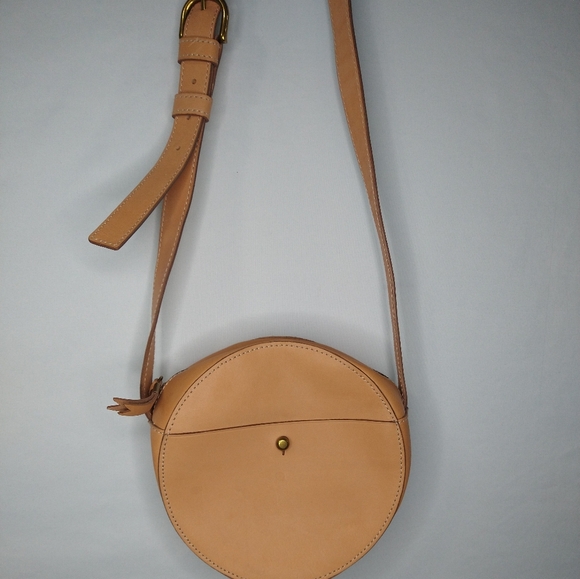 Madewell The Marfa Simple Circle Crossbody Bag In Natural Buff Colorway - Picture 2 of 9